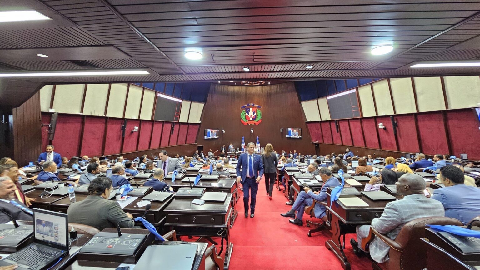 Cámara de Diputados aprueba en primera lectura el proyecto del Código Penal y lo declara de urgencia