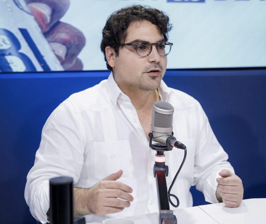 Director de RD Vial anuncia programa de carreteras limpias en todo el país 1 img 9487 2 1