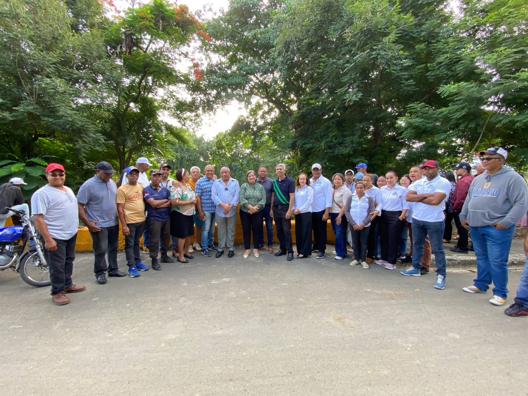 Autoridades de Hato Mayor dan inicio a los trabajos de dragado y limpieza del arroyo Paña Paña