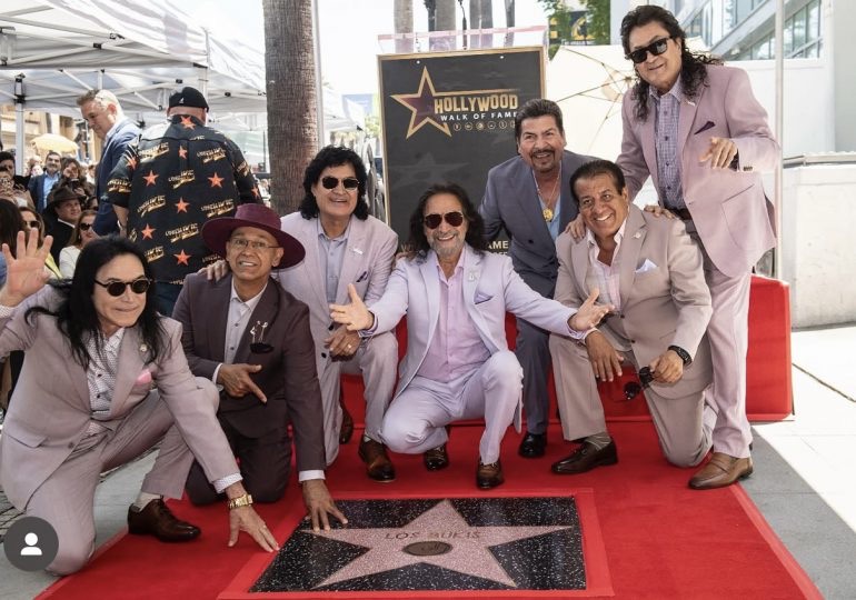 Los Bukis reciben estrella en el Paseo de la Fama de Hollywood y la dedican a los migrantes