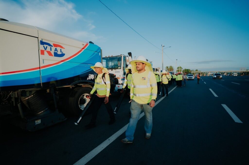 RD Vial lanza programa “Carreteras Limpias” para modernizar y embellecer autopistas del país 1 img 9930