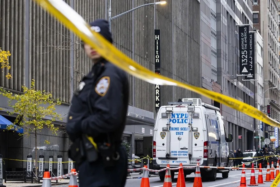 Al menos tres heridos, incluido un policía, en un tiroteo en Nueva York, según NYT 1 img 9956