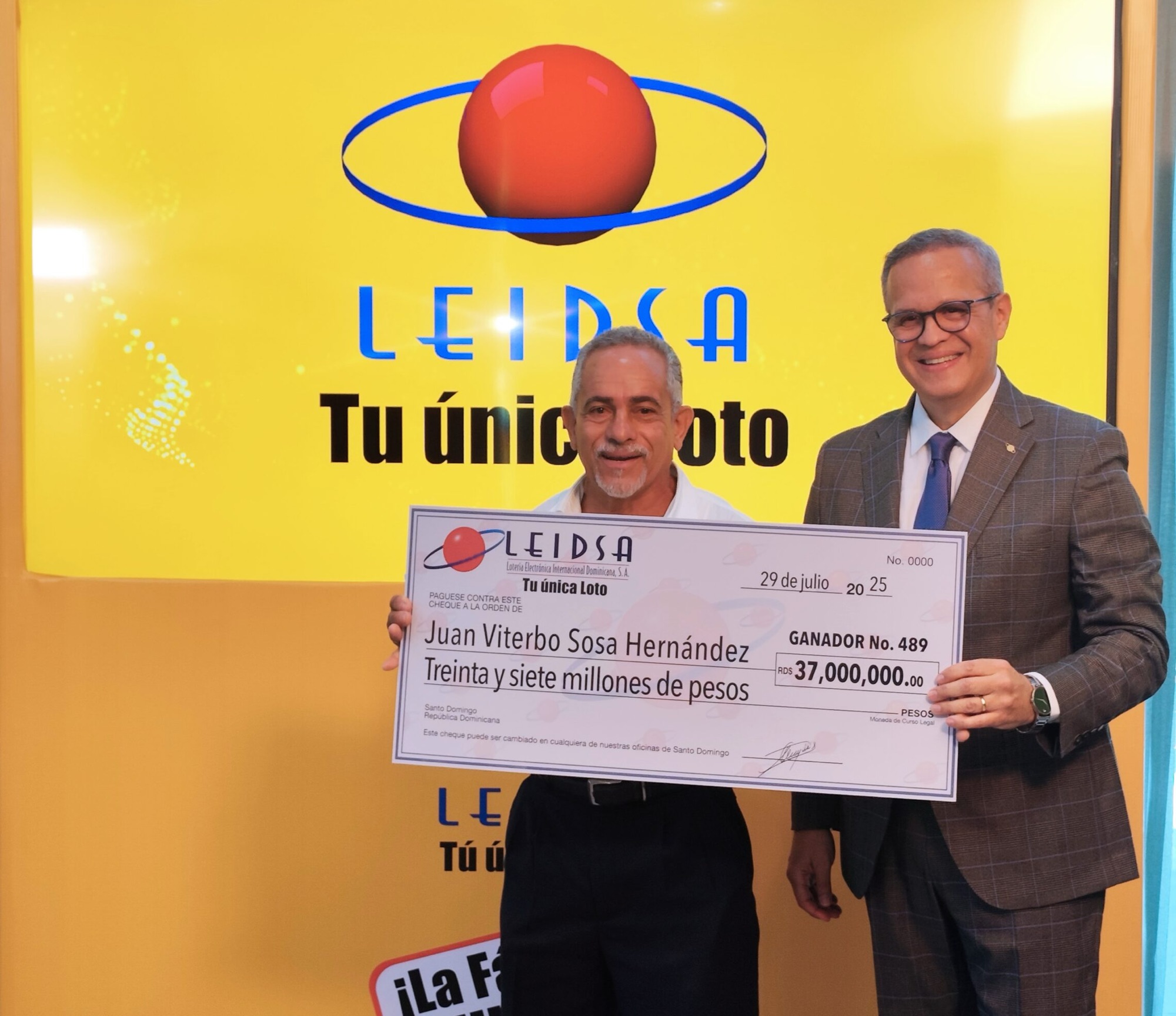 LEIDSA entrega 37 millones al ganador de Sabana de la Mar y dice construirá capilla en agradecimiento a la Sta Elupina Cordero