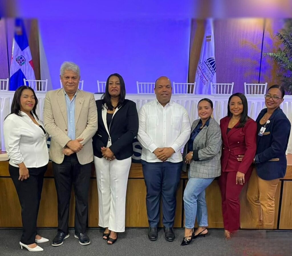 Regional 15 del Ministerio de Educación anuncia que está lista para iniciar con éxito el Año Escolar 2025-2026 3 80ec11a6 7a4e 4900 90b5 ea43502680e3