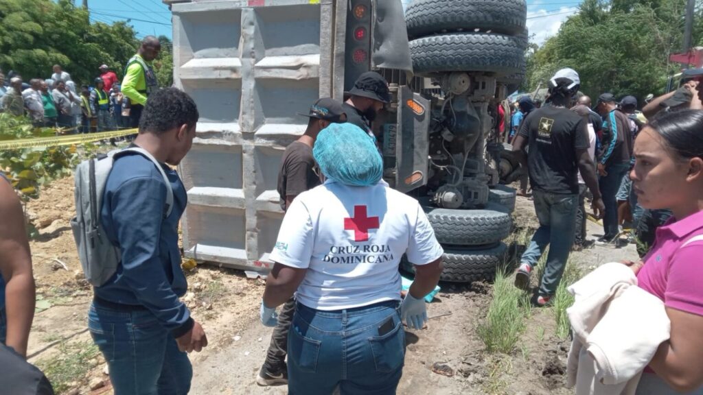 Accidente en autopista 6 de Noviembre que involucra a una patana y varios motociclistas deja cinco fallecidos 1 img 0231