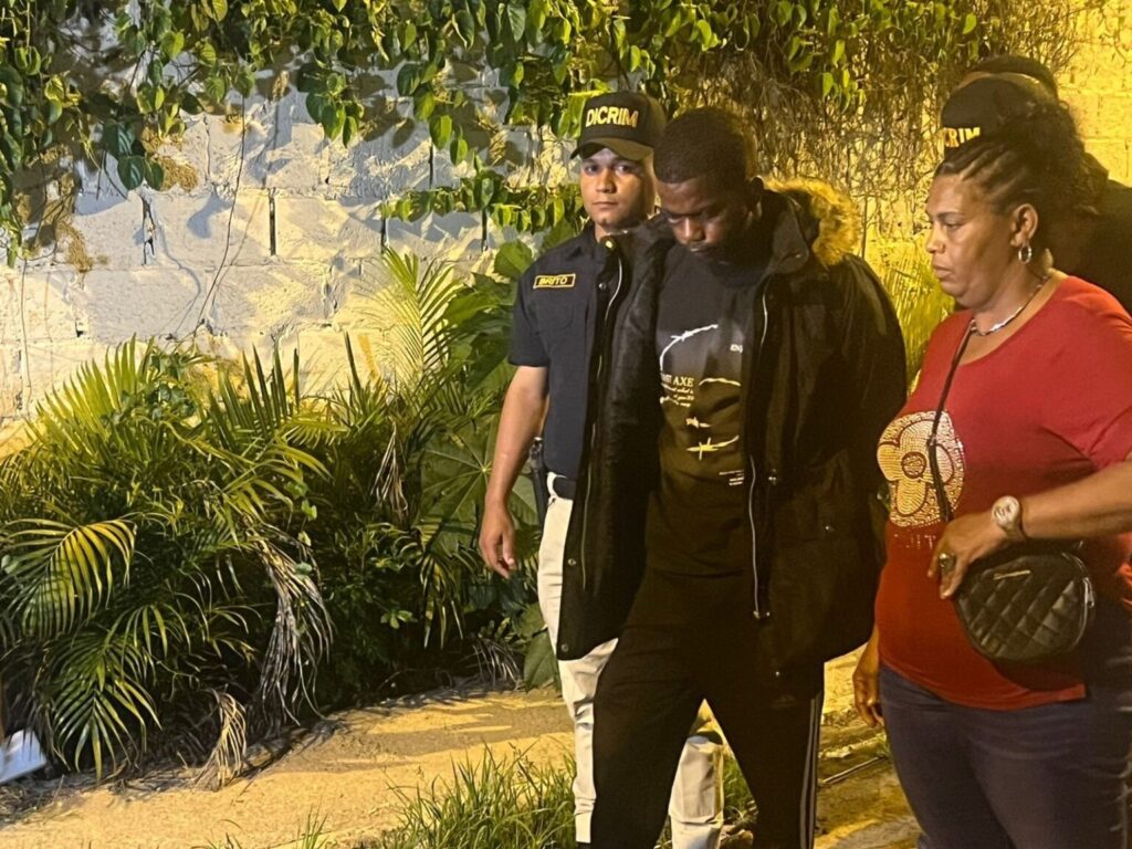 Se entrega hombre que mató a su pareja e hirió hija de la misma en Monte Plata 1 img 0243