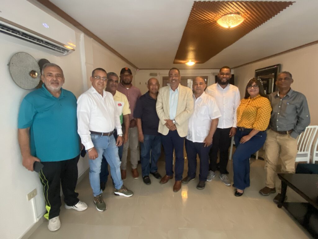 Periodistas de Hato Mayor respaldan candidatura de José Beato al CDP 1 img 0288