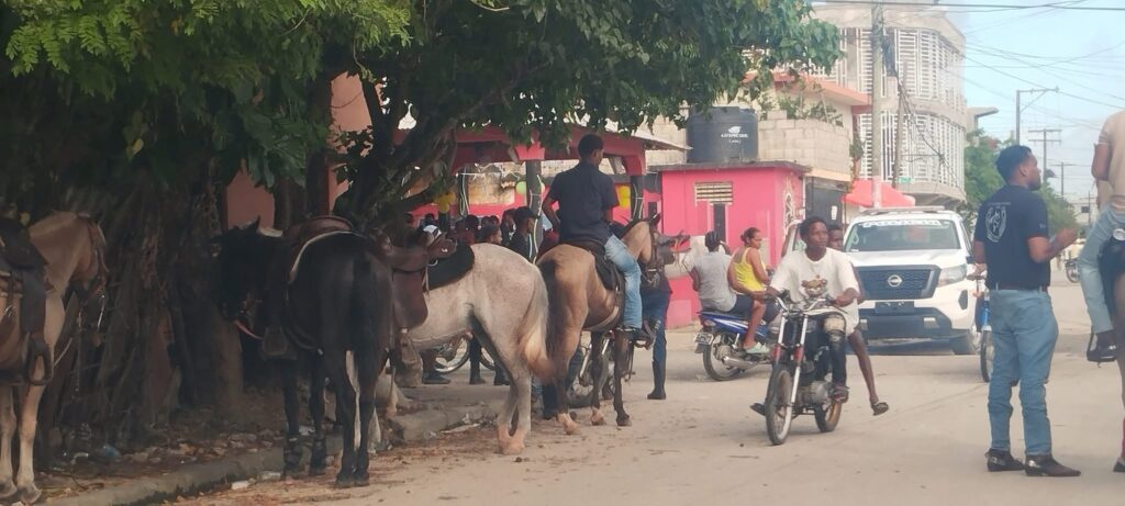 Policía Nacional impide sortija de caballos convocada para este domingo en Sabana de la Mar 2 img 0369