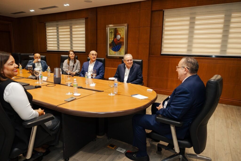 Ministro Magín Díaz inicia diálogo fiscal entre Gobierno y empresas 1 img 0604