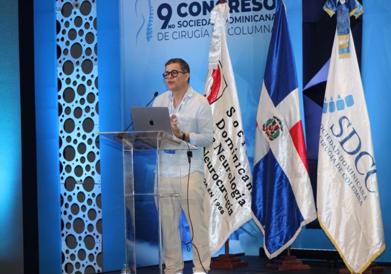 Aumentan consultas por problemas cervicales en niños debido al uso excesivo de celulares, advierte especialista 1 img 0648