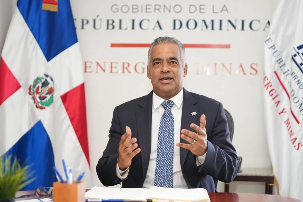 RD ATRAE MÁS INVERSIÓN EN ENERGÍAS RENOVABLES Y MINERÍA; CONSOLIDA SU LIDERAZGO REGIONAL EN TRANSICIÓN ENERGÉTICA 2 img 0663