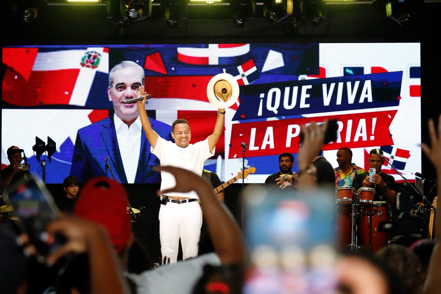 La celebración del 162 aniversario de la Gesta Histórica de la Restauración llena la capital dominicana con ritmos de merengue, bachata, salsa y fusiones urbanas