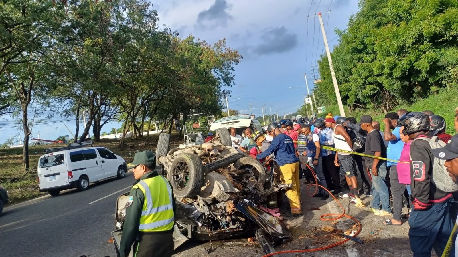 Un muerto y dos heridas en accidente de tránsito en autopista 6 de Noviembre