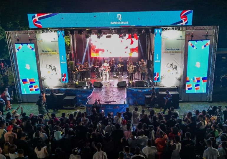 SDN vibra al ritmo de Eddy Herrera, Chiquito Team Band y Bulling 47