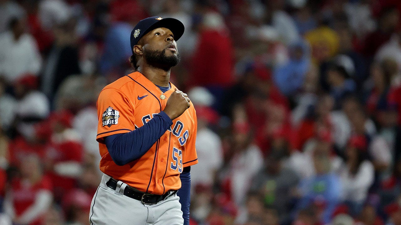 Resumen: Christian Javier debuta con triunfo después de cirugía Tommy John y Carlos Estévez alcanza los 30 salvamentos
