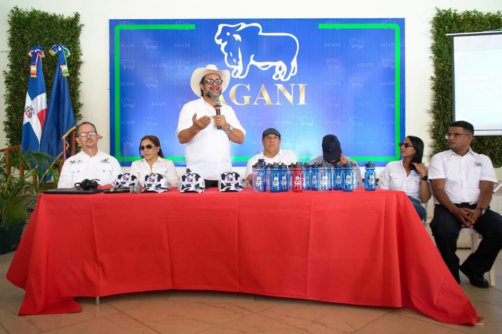 CONALECHE LLEVA SUS AGROVISITAS A HIGÜEY EN EL MARCO DE LA FERIA AGANI 2 img 1368