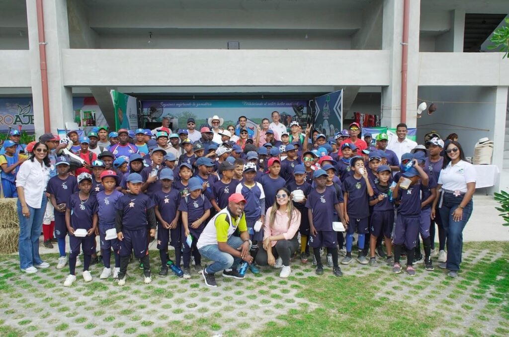 CONALECHE LLEVA SUS AGROVISITAS A HIGÜEY EN EL MARCO DE LA FERIA AGANI 3 img 1372