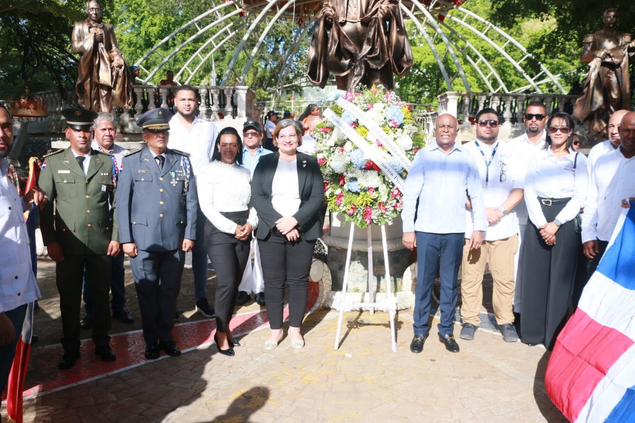Autoridades de Hato Mayor conmemoran el 162.º Aniversario de la Restauración de la República Dominicana
