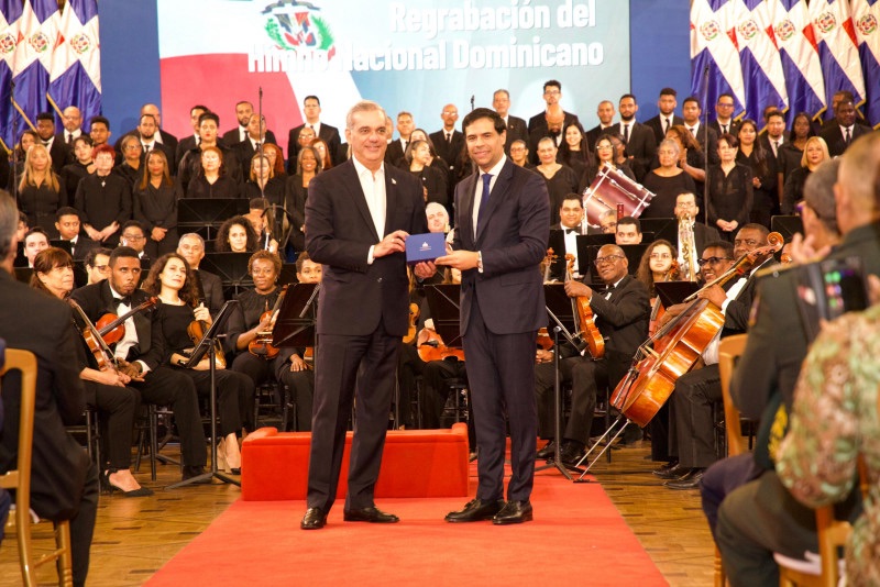 Gobierno presenta regrabación oficial del canto a la patria