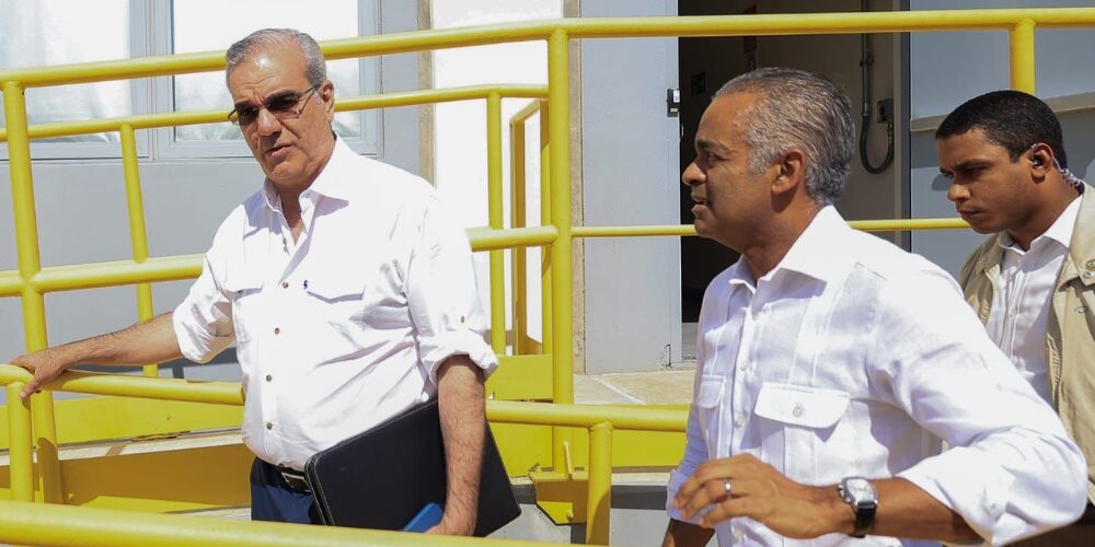 Abinader supervisa operaciones en Punta Catalina