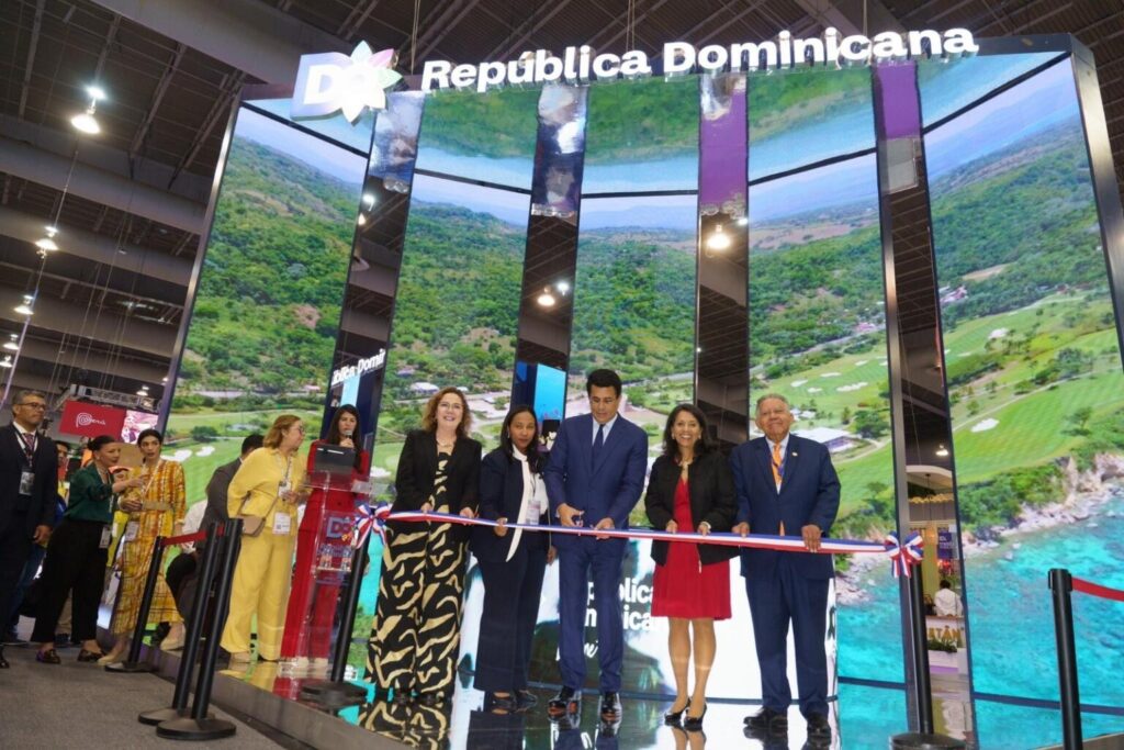 RD participa en feria turística en México, firma acuerdos e inaugura stand 1 img 2063