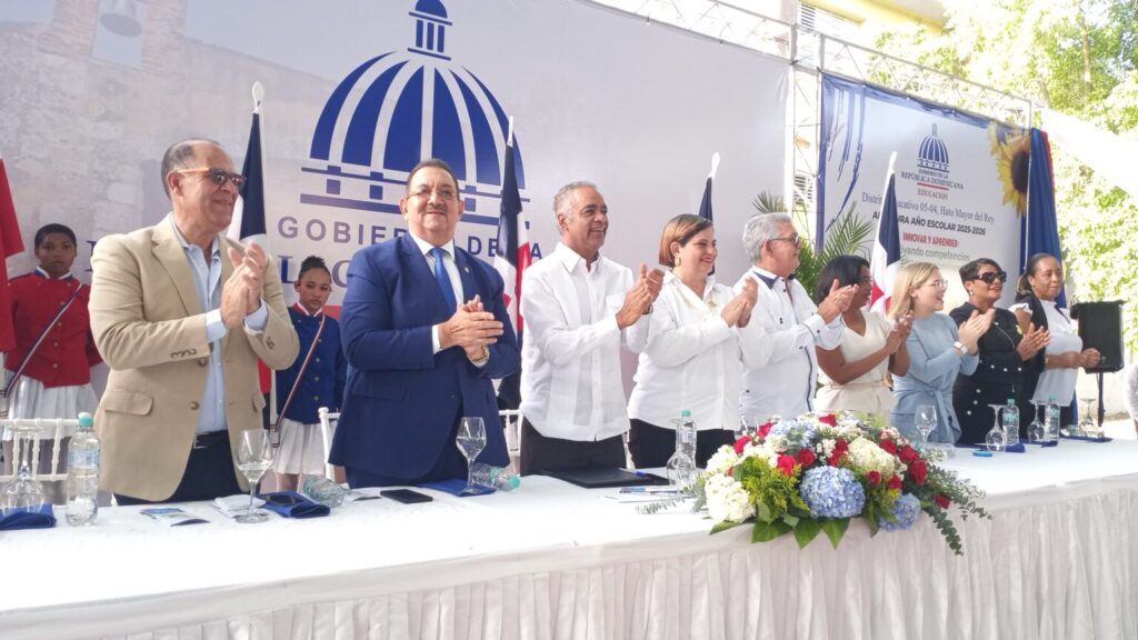 Más de 25 mil estudiantes inician el año escolar en Hato Mayor 5 img 2490