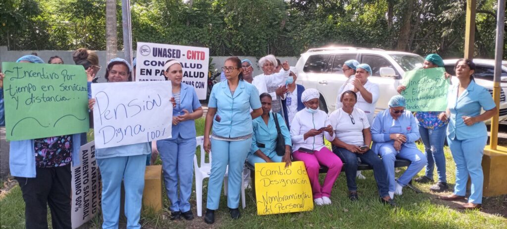 Enfermeras protestan en hospital Leopoldo Martínez de Hato Mayor en reclamo de pensiones y mejores condiciones 4 img 2603