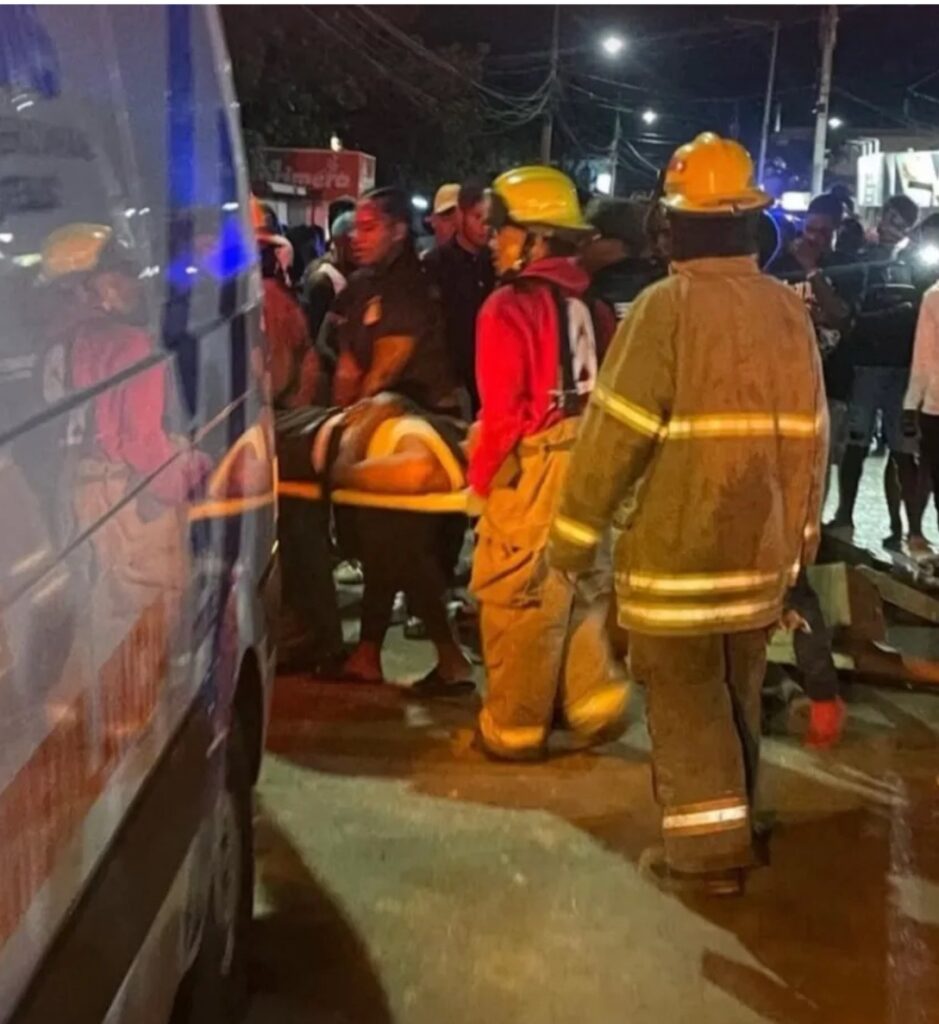 Seis muertos y 14 heridos en aparatoso accidente en La Ceiba, Verón Punta Cana 4 img 3111