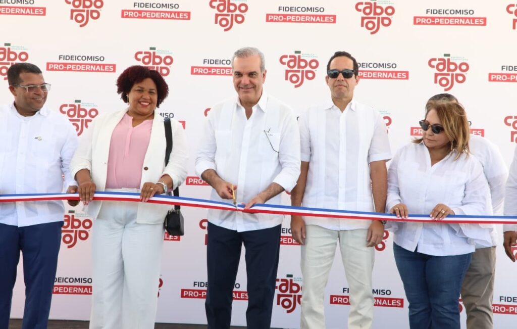 Presidente Abinader inaugura innovadora planta de tratamiento en Cabo Rojo para seguir impulsando el desarrollo de la Región Sur 4 img 3121