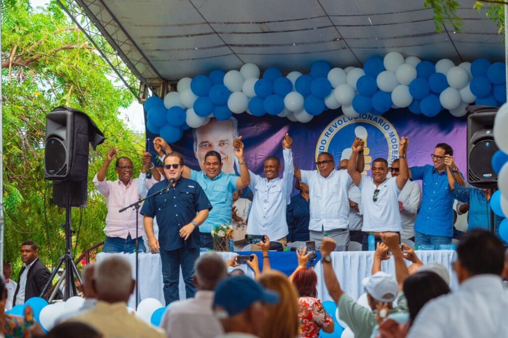 Director municipal de Canoa renuncia del PLD y es juramentado en el PRM 4 img 3132 1