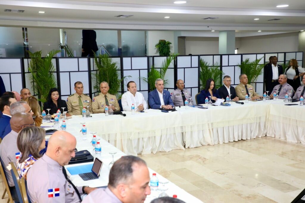 Presidente Abinader encabeza reunión de seguimiento al Plan de Seguridad Ciudadana 4 44db9c59 e8e1 4295 8f9f 3debb06e380d