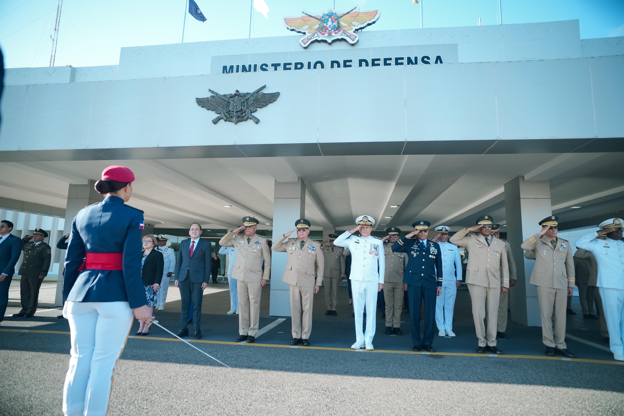 Ministerio de Defensa conmemora Independencia de Centroamérica y, como parte de la CFAC, condecora a 44 militares dominicanos