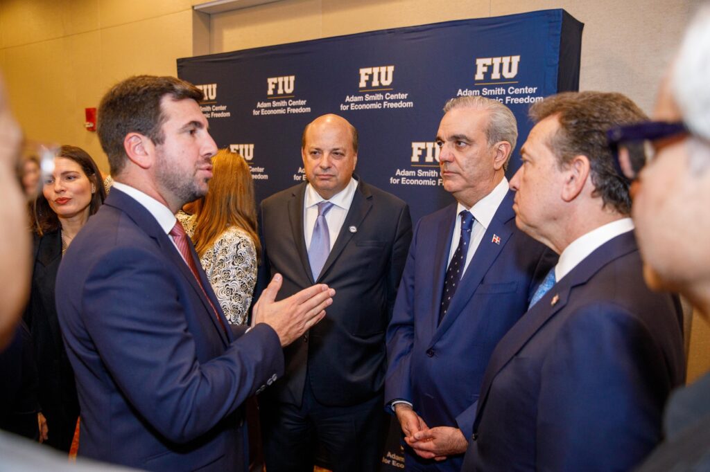 Presidente Abinader afirma que República Dominicana avanza hacia un futuro de prosperidad y sostenibilidad 4 b78e67ca f7e6 4a5c 84ab e00b7c8e4f66 1