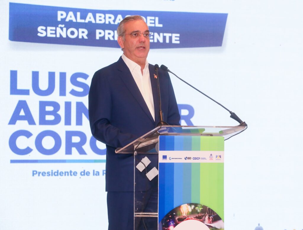Presidente Abinader califica nueva ley de Contrataciones Públicas como herramienta que transforma las compras estatales y permite que los recursos públicos lleguen a los más necesitados 4 d266c933 1138 42c1 985d 0d1abb101cfa