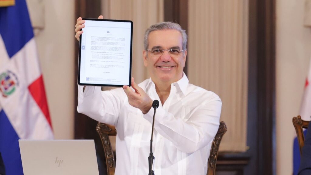 Presidente Abinader realiza cambios en máximas autoridades de la Armada Dominicana 4 img 3443