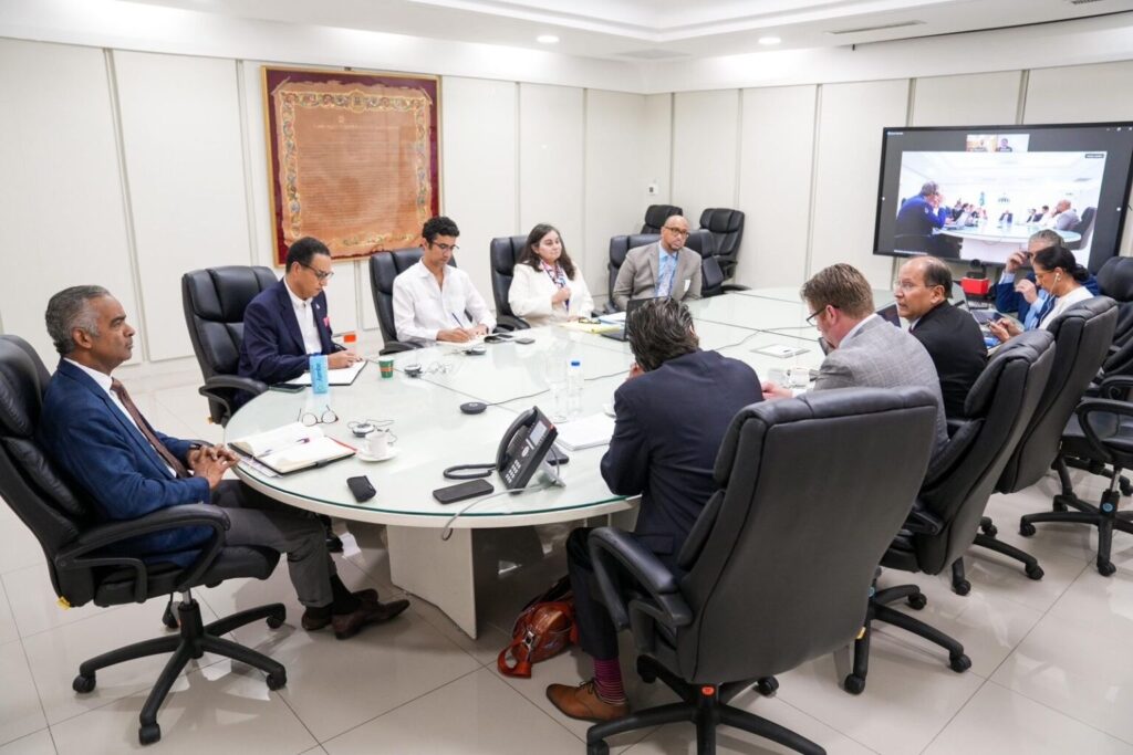 Ministro Joel Santos resalta 40 % de inversión extranjera directa en energía y minería 4 img 3570