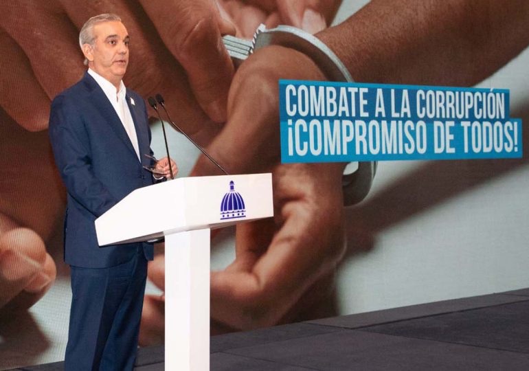 Abinader advierte sobre sanciones drásticas para quienes sustraigan fondos públicos 4 img 3682
