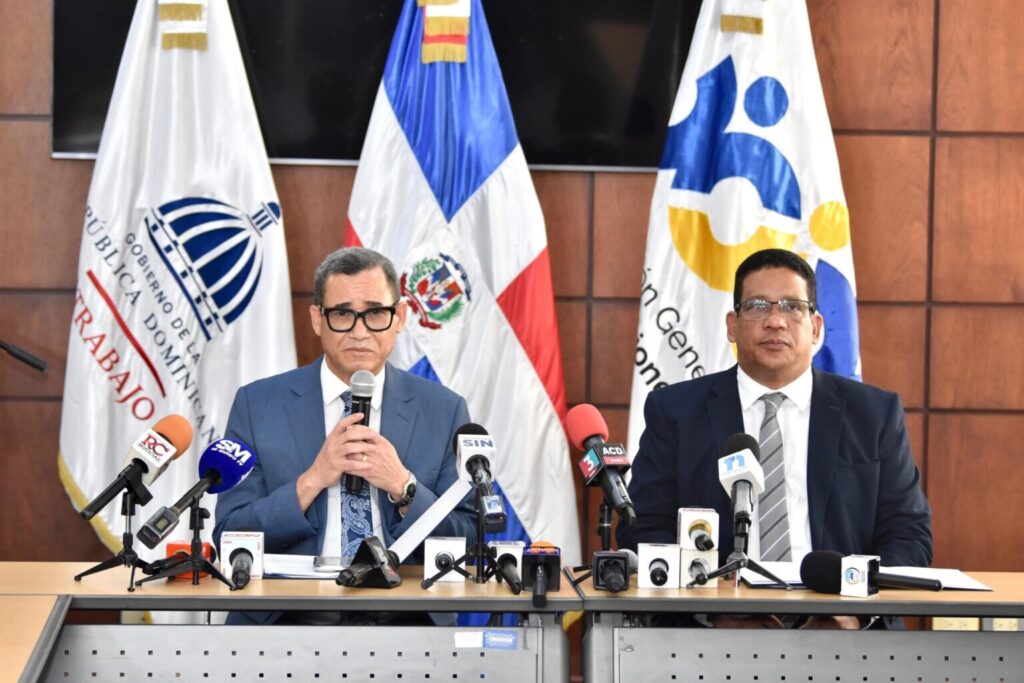 Proveedores deberán cumplir con el 80-20 y la seguridad social para poder contratar con el Estado 4 img 3758 1