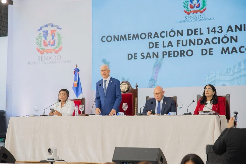 Senado sesiona en San Pedro de Macorís al conmemorarse el 143 aniversario de la ciudad 4 img 3809