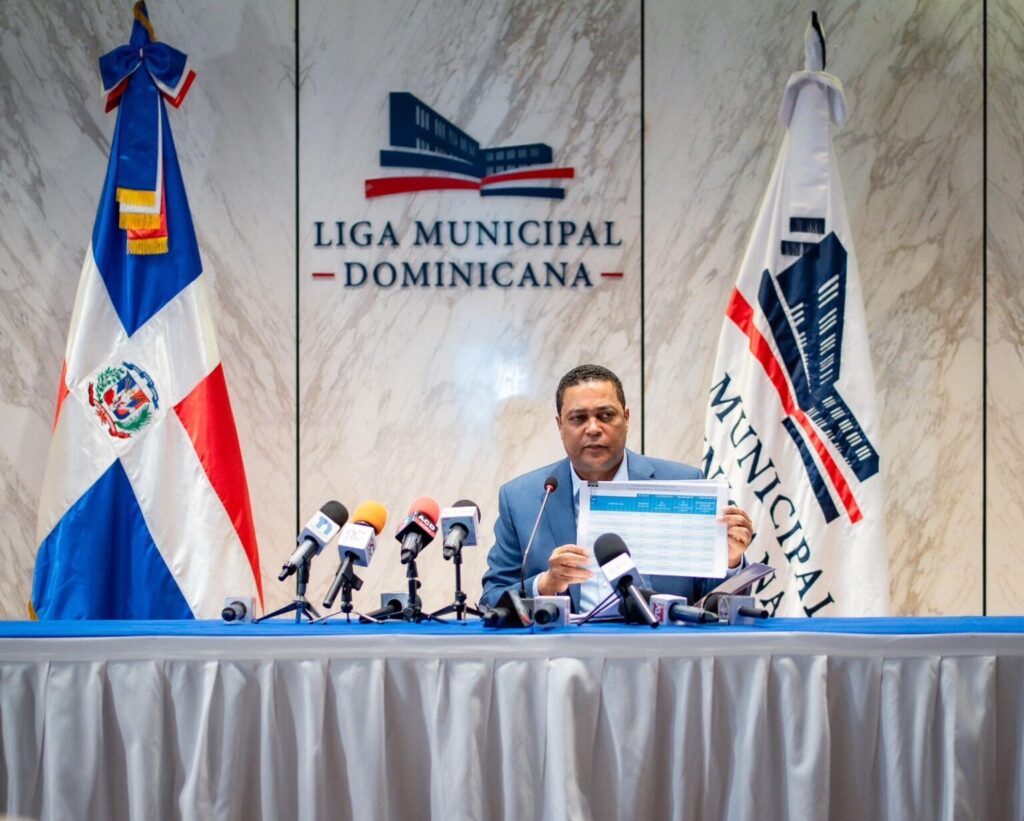 Victor D'Aza anuncia Presidencia transferirá recursos a los ayuntamientos 4 img 3856