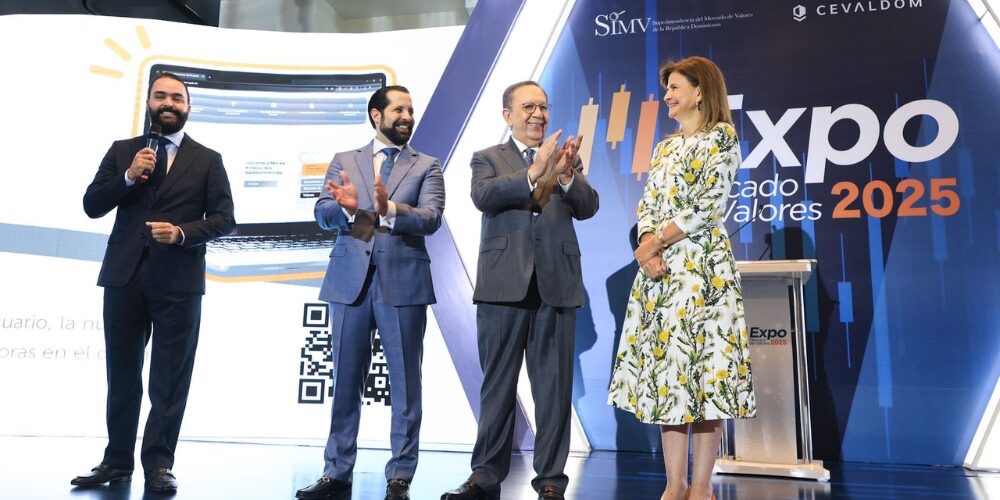 Raquel Peña encabeza inauguración de la Expo Mercado de Valores 2025 4 img 3920