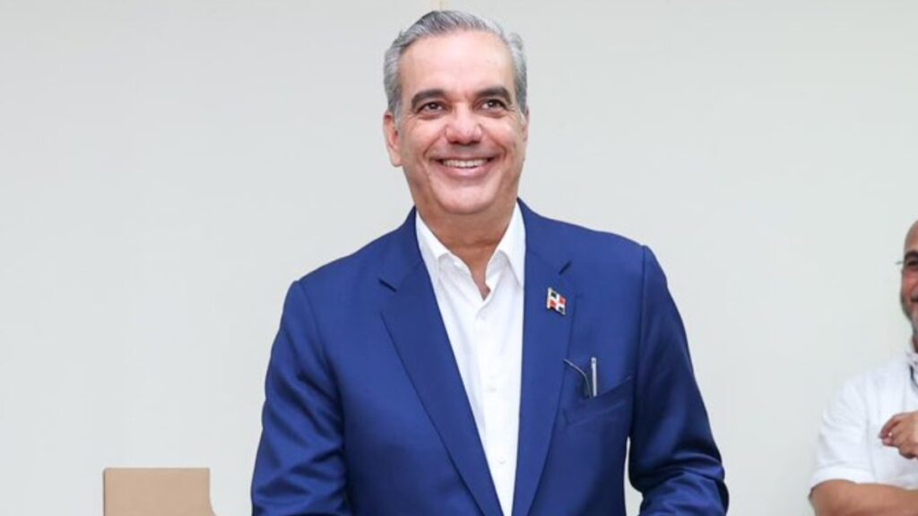 Abinader sobre escándalo Senasa: “Puedo tener amigos, pero jamás cómplices” 5 img 4028