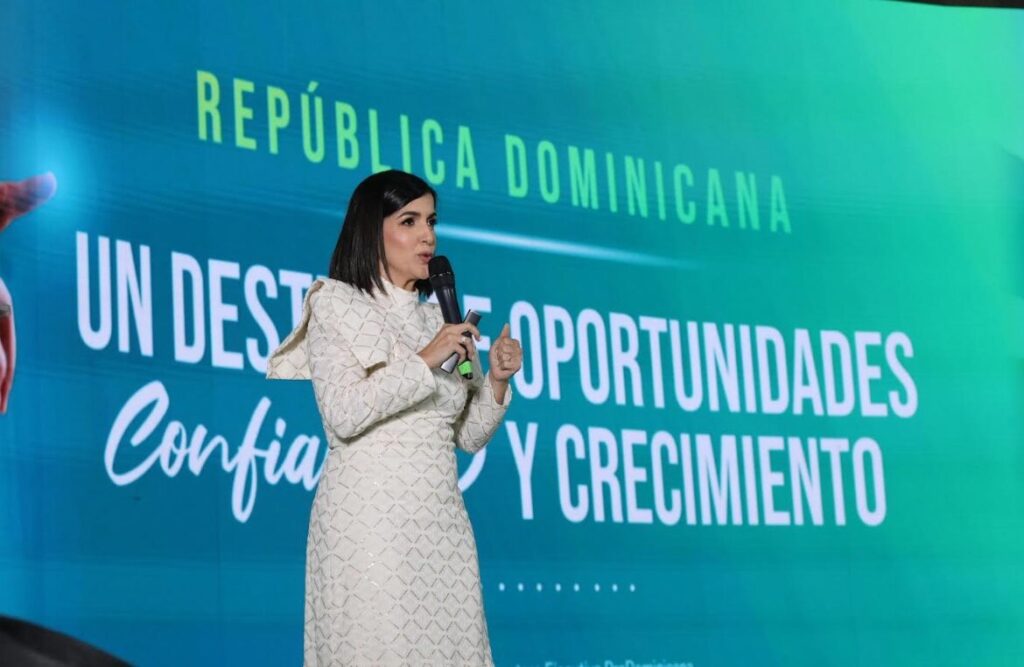 Empresas que vienen a RD reinvierten el 36.9% de sus utilidades 4 img 4041