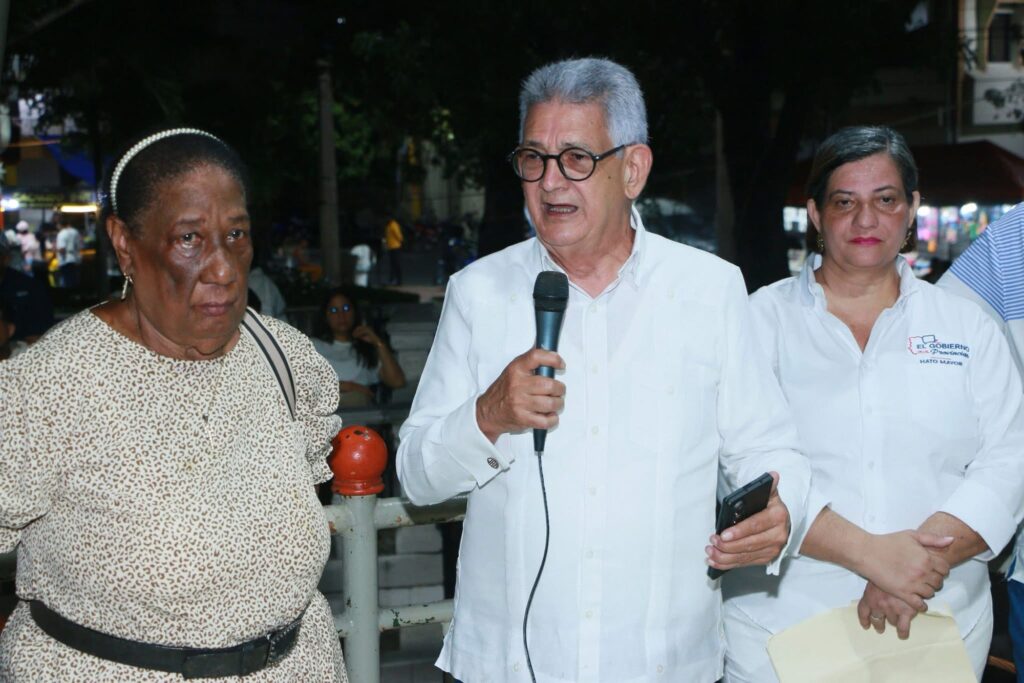 José Rijo Presbot entrega instrumentos musicales a la Banda Municipal de Hato Mayor del Rey 4 img 4099 1