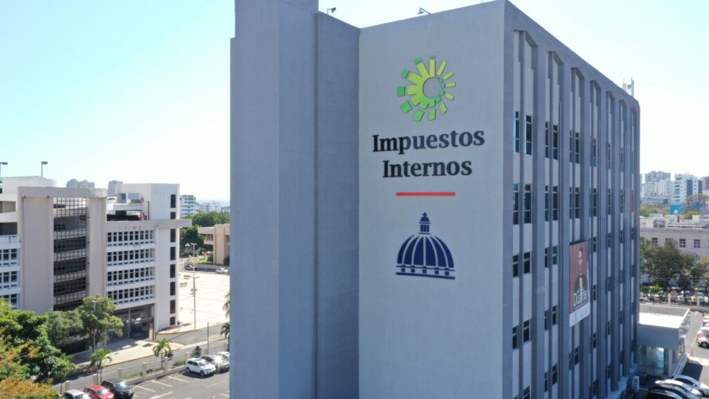 DGII anuncia subida de impuestos a alcoholes y tabacos para el periodo octubre-diciembre 4 img 4263