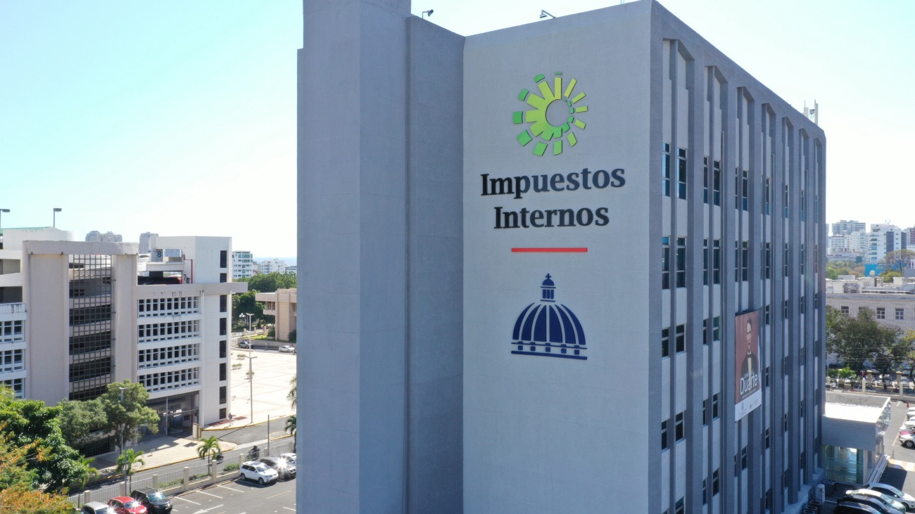 DGII anuncia subida de impuestos a alcoholes y tabacos para el periodo octubre-diciembre  