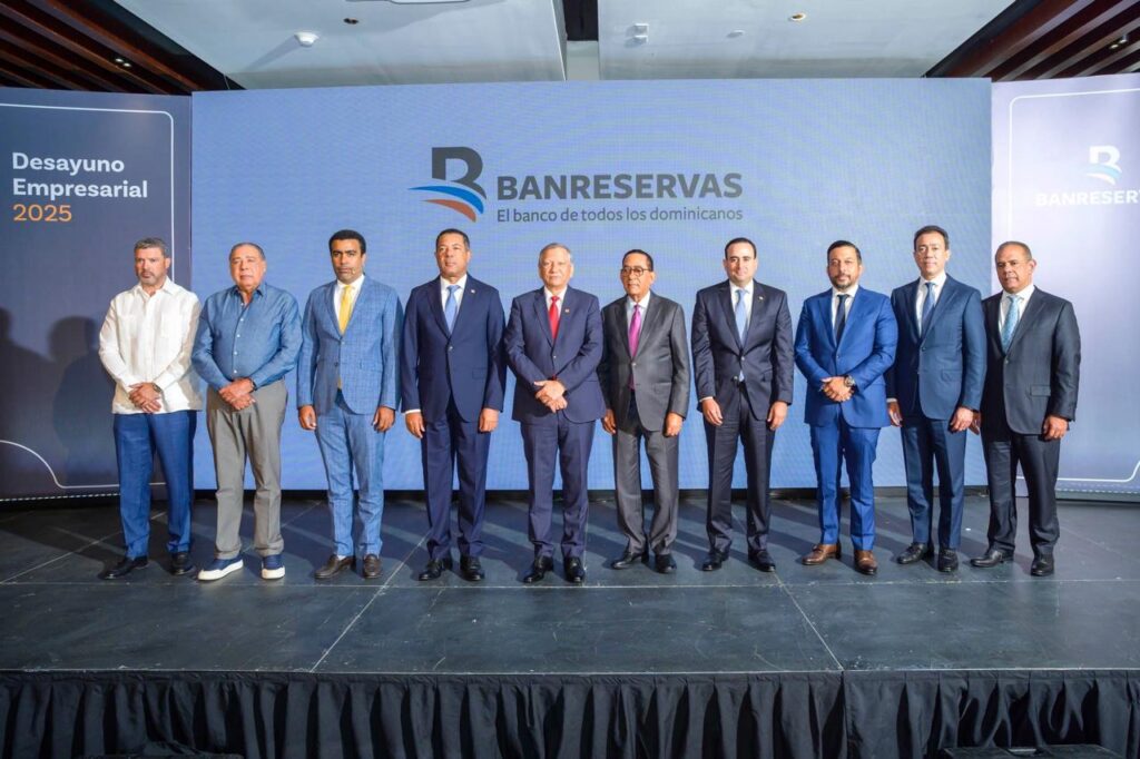 Leonardo Aguilera afirma que Banreservas financia con RD$21,000 millones sector de la construcción 4 img 4452