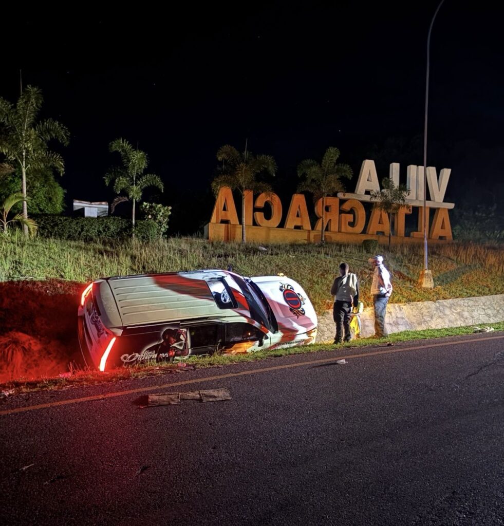 Crazy Design sufre accidente de tránsito rumbo a fiesta; un herido leve en su equipo 4 img 4455
