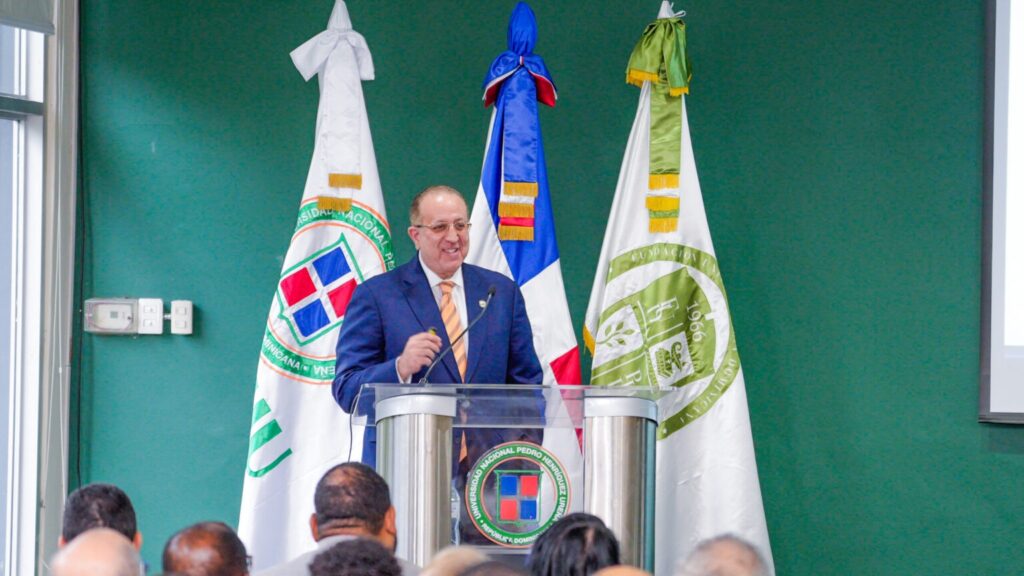Magín Díaz asegura que República Dominicana goza de estabilidad macroeconómica sólida y sostenible 4 img 4493