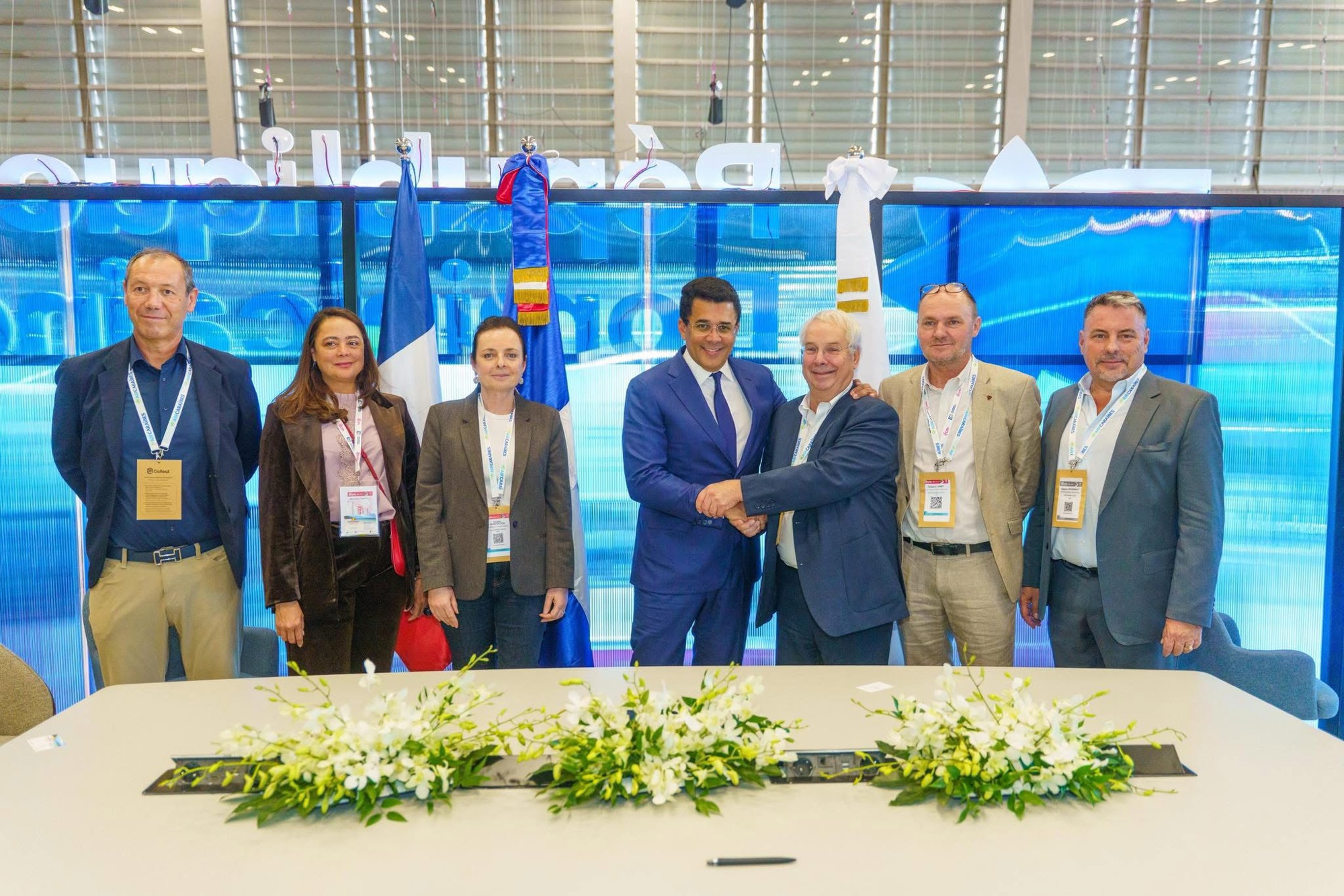 Turismo y Air Caraibes anuncian nueva ruta hacia Samaná desde Paris